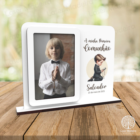 Moldura Personalizada com Menino de Joelhos - Laser Madeira