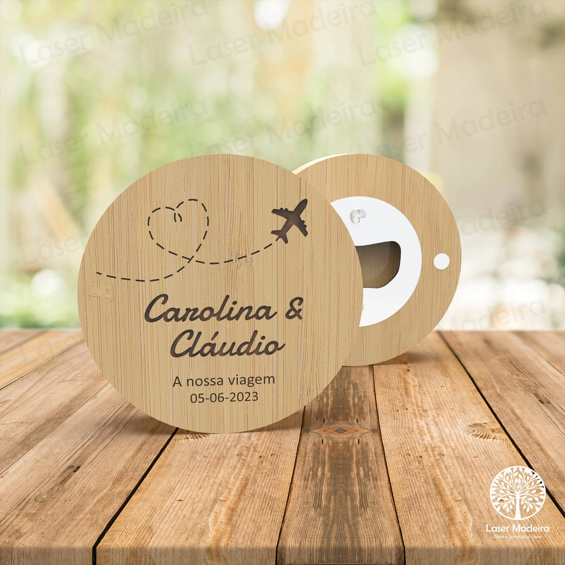 Lembrança Descapsulador em Bambu - Avião - Laser Madeira