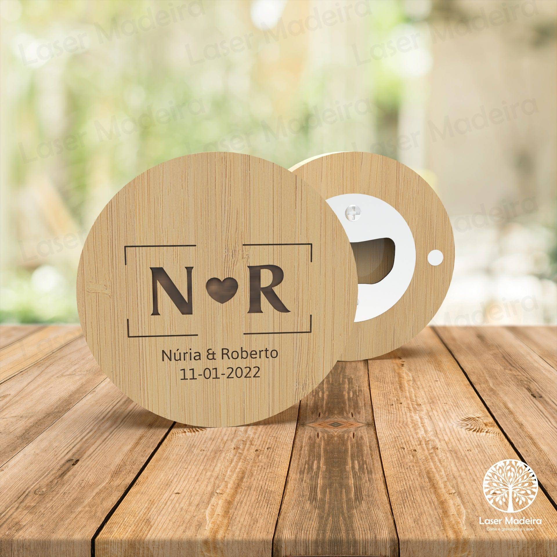 Lembrança Descapsulador em Bambu - Iniciais - Laser Madeira