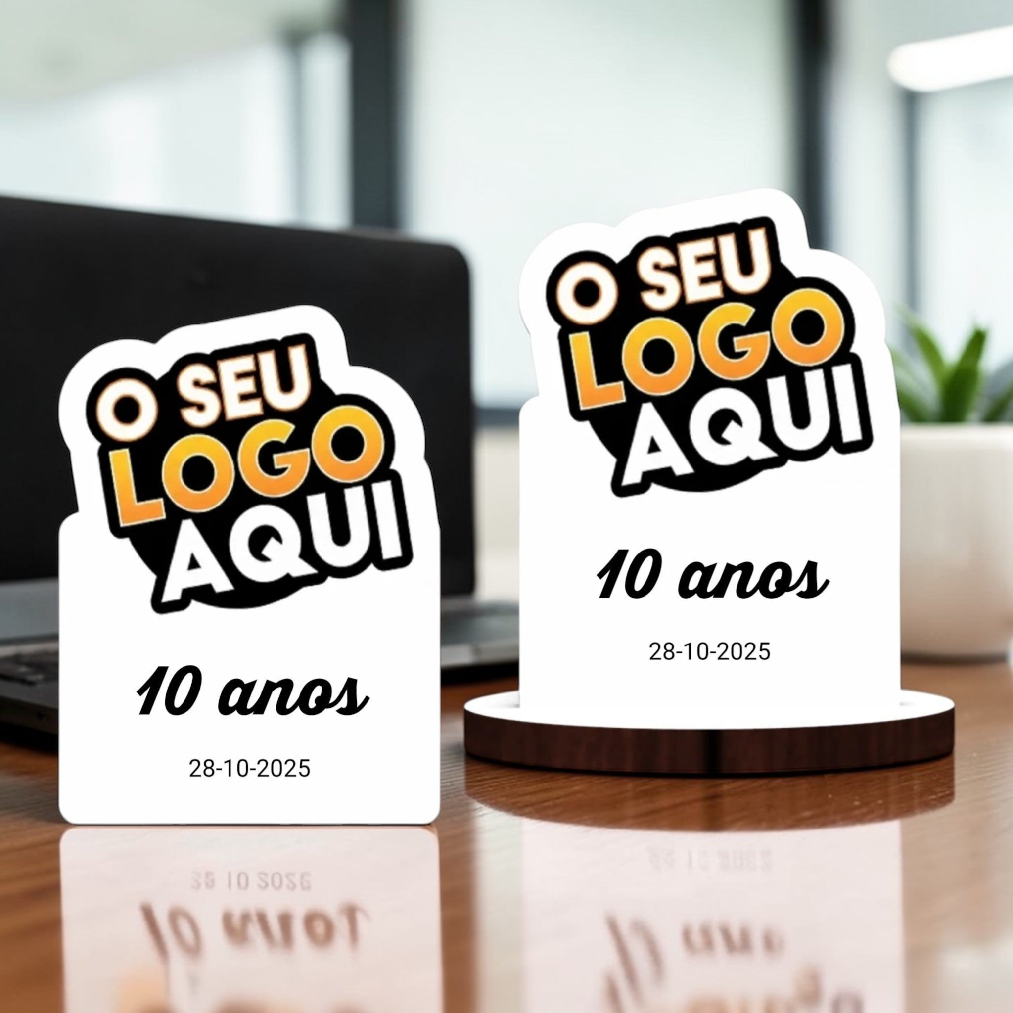 Lembrança Personalizada com o Logo da Sua Empresa — Íman ou Base | Pré - visualização em Tempo Real - Laser Madeira