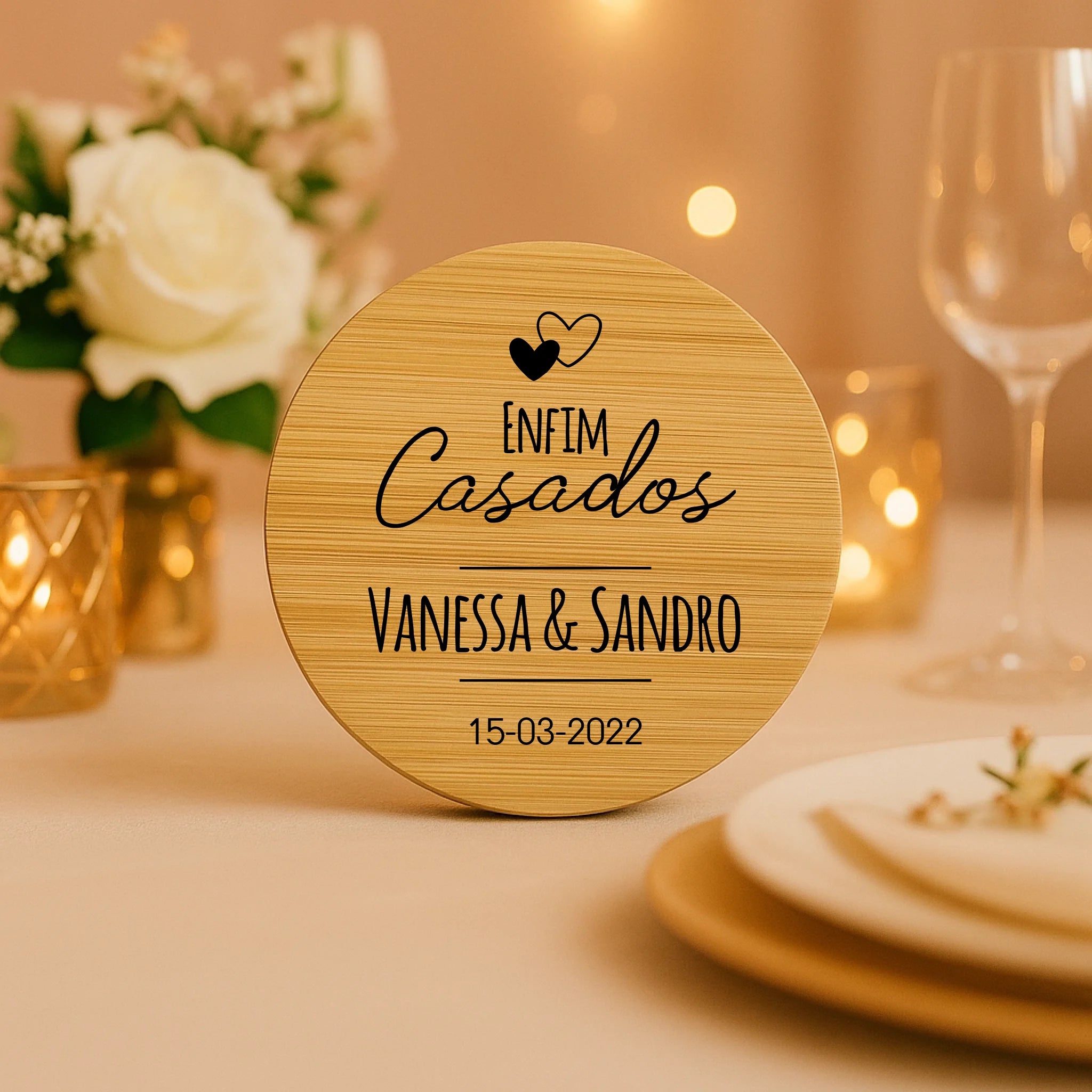Lembrança Personalizada Descapsulador/ Espelho/ Base para Copos em Bambu - "Enfim Casados" - Laser Madeira