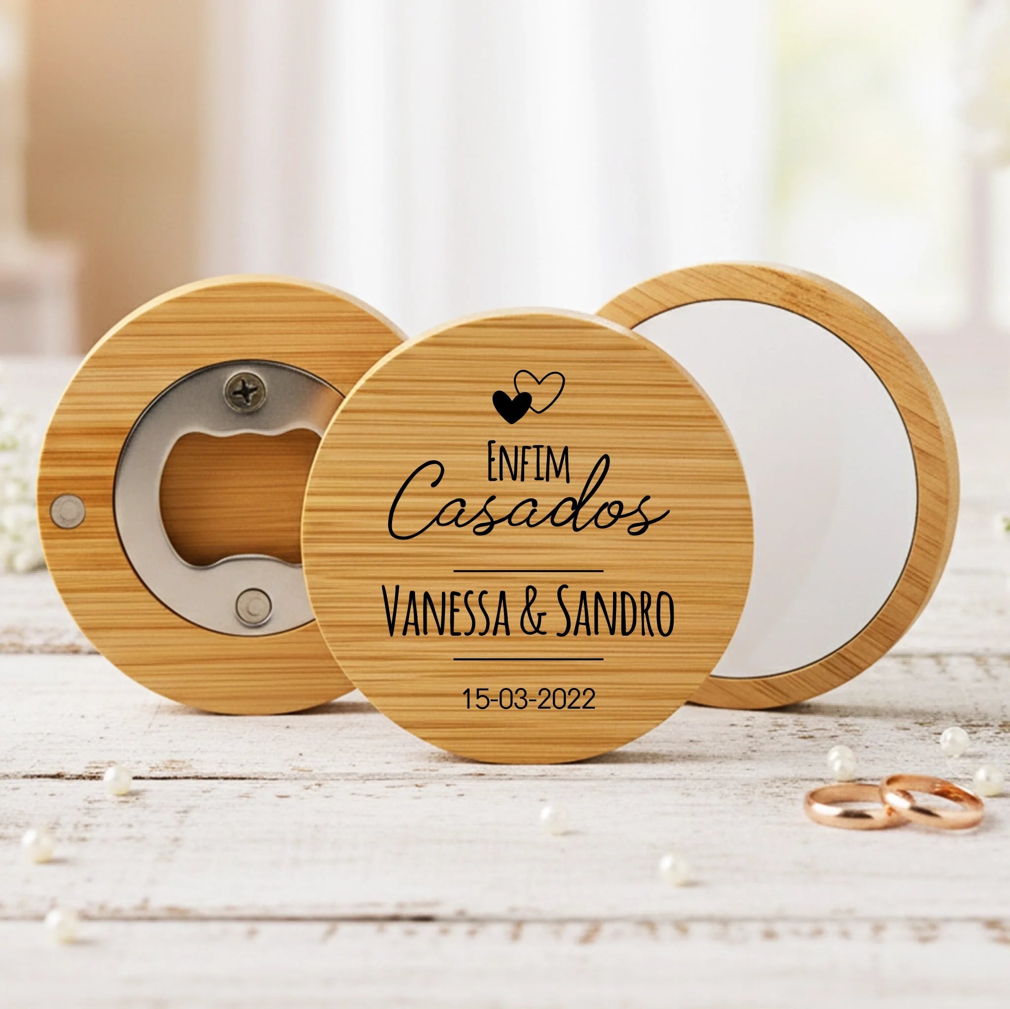 Lembrança Personalizada Descapsulador/ Espelho/ Base para Copos em Bambu - "Enfim Casados" - Laser Madeira