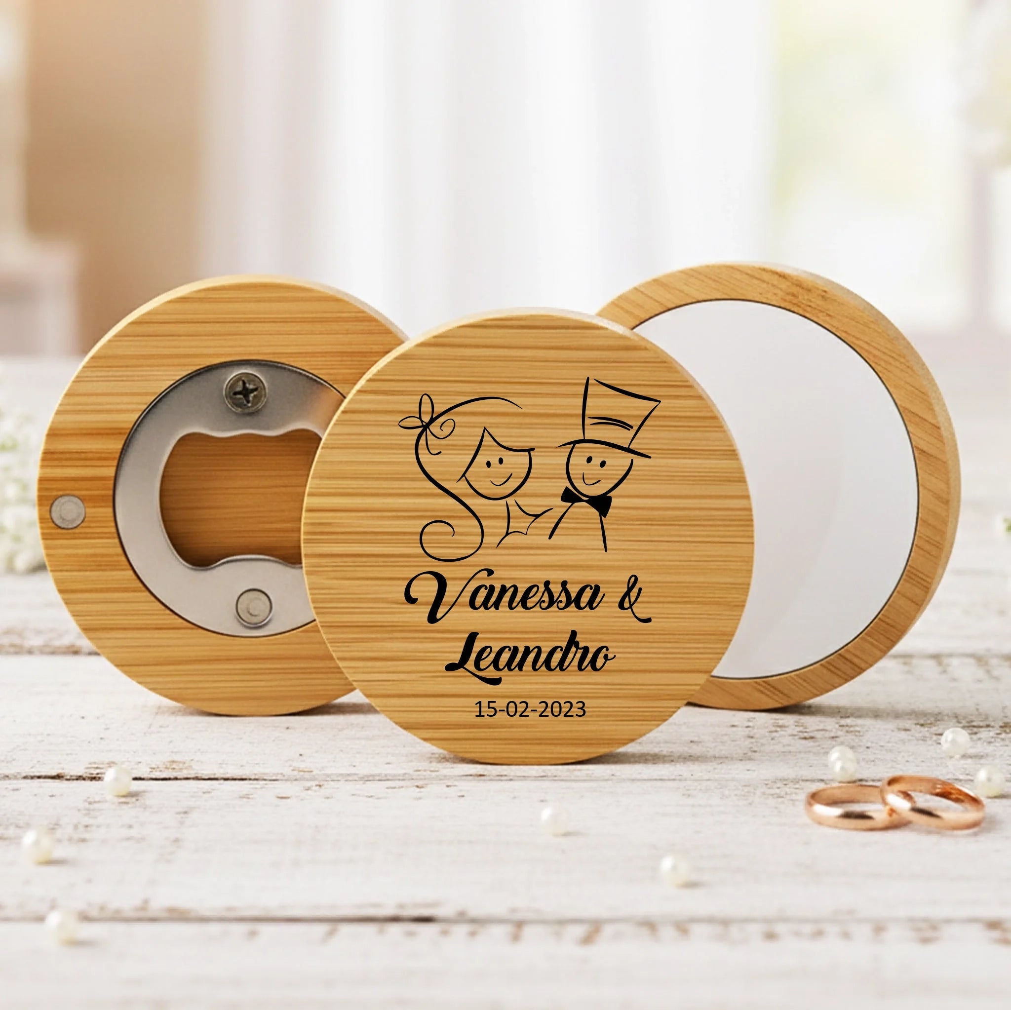 Lembrança Personalizada Descapsulador/ Espelho/ Base para Copos em Bambu - Noivinhos - Laser Madeira