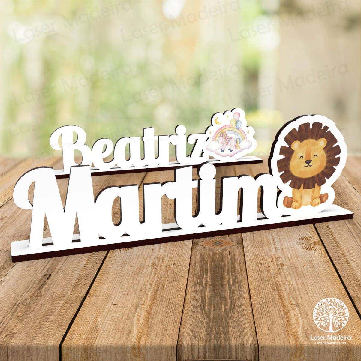 Placa Nome com Adereço Personalizado (35cm) UV - Laser Madeira