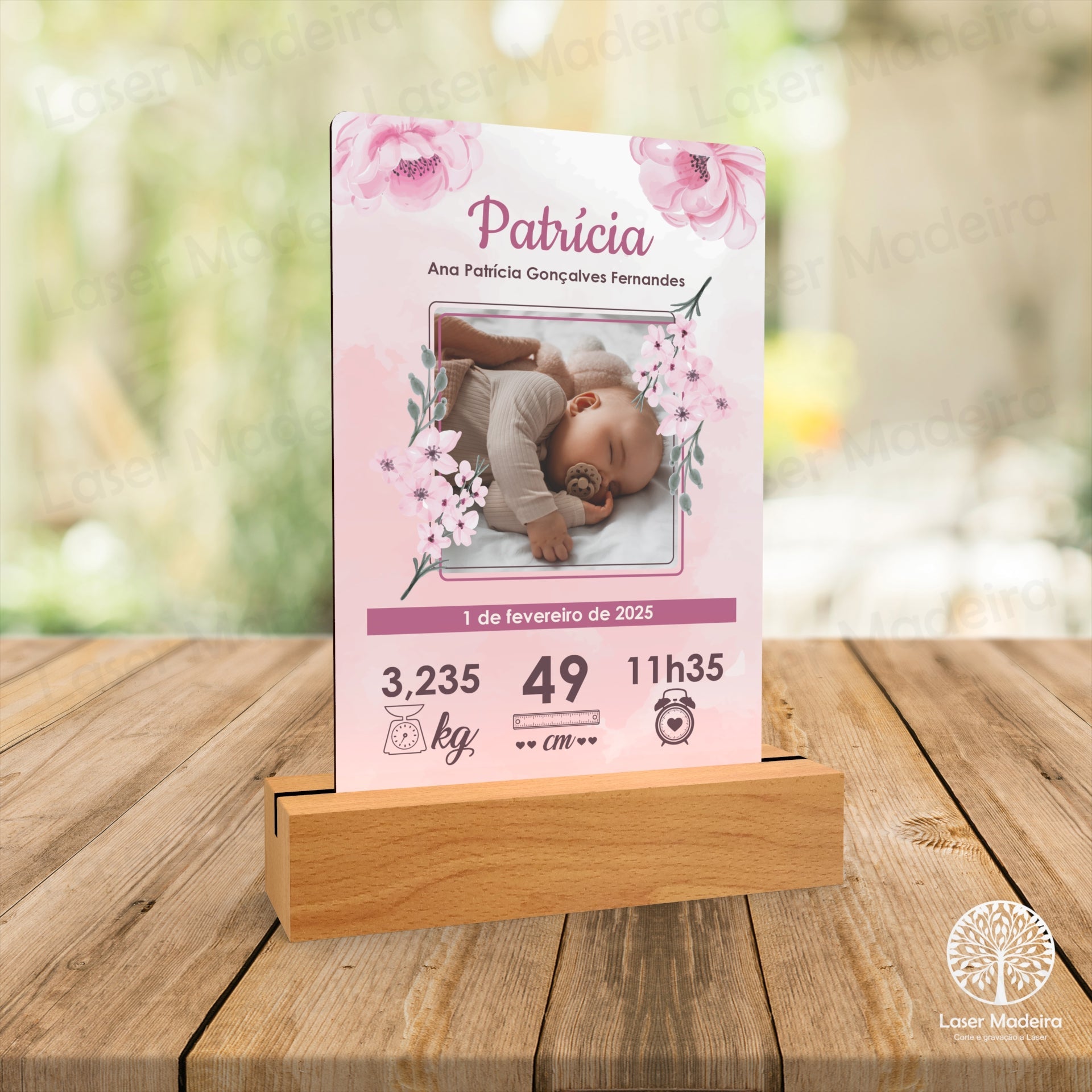 Placa Personalizada com Dados de Nascimento - Flores Rosa - Laser Madeira